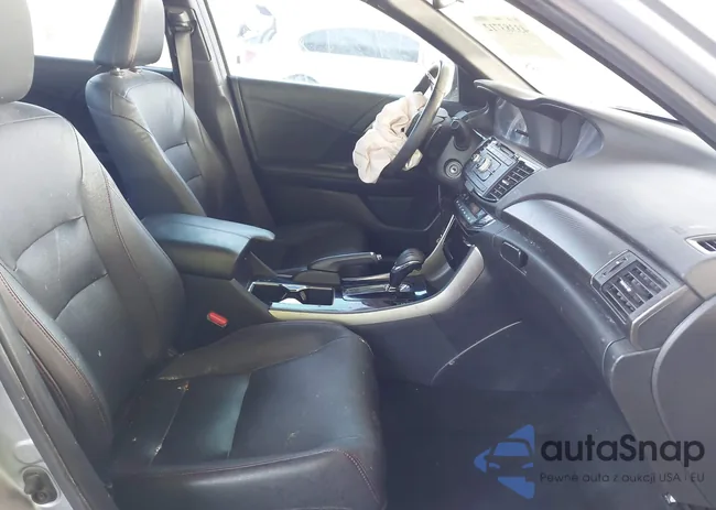 1HGCR2F17HA136440: 43383712