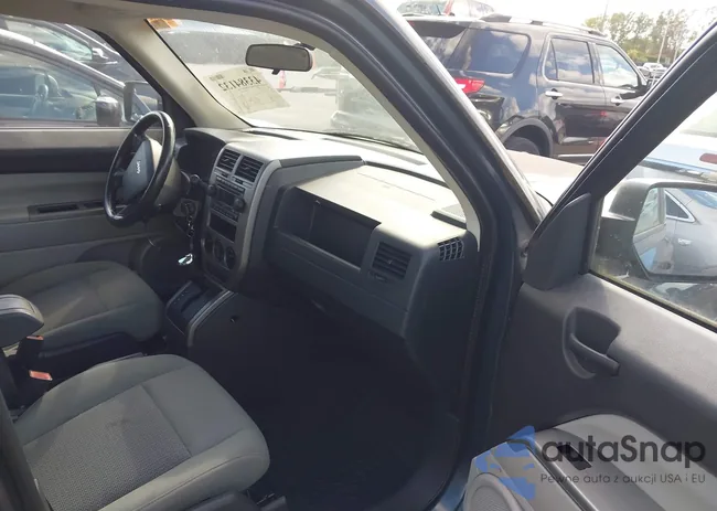 1J8FF28W17D352321: 43384132