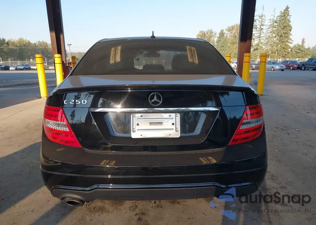 WDDGF4HB4DR262945: 43385209