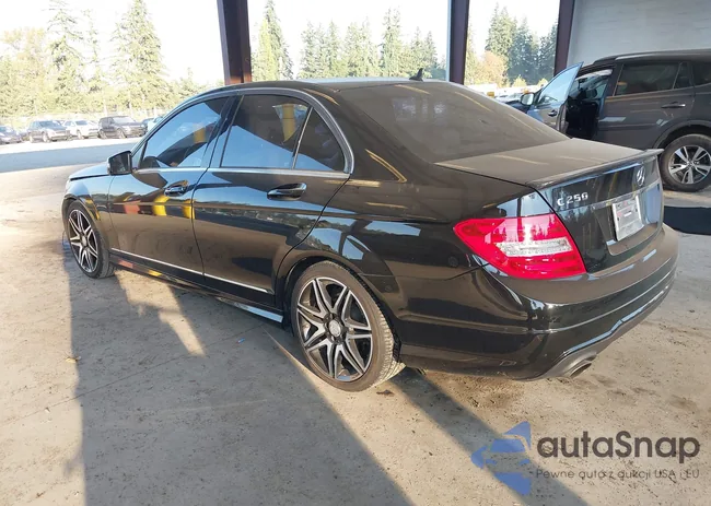 WDDGF4HB4DR262945: 43385209