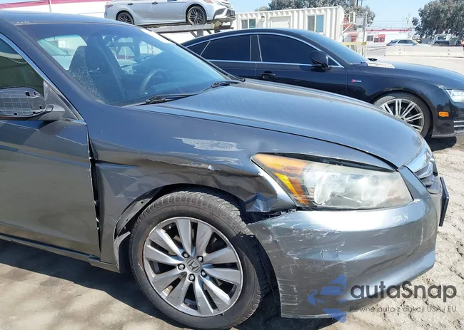 1HGCP2F75CA024996: 43385248