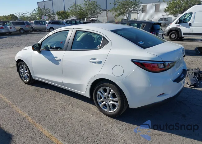 3MYDLBZV1GY115016: 43384307