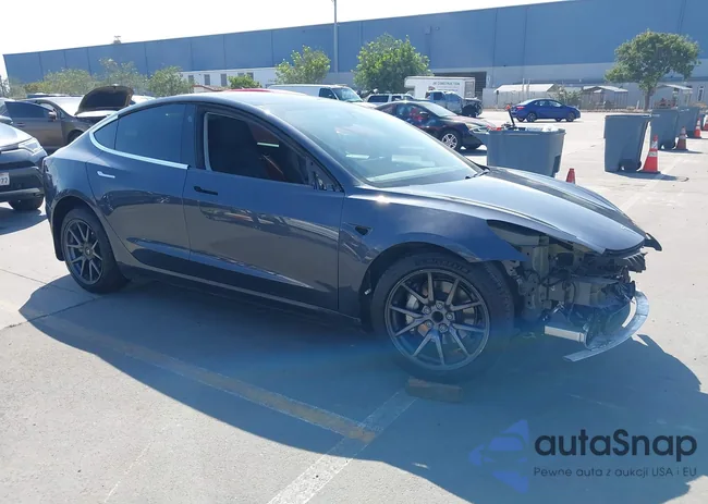 5YJ3E1EA8KF480315: 43384401