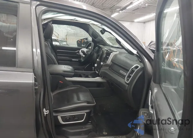 1C6SRFJT7MN504877: 43386203