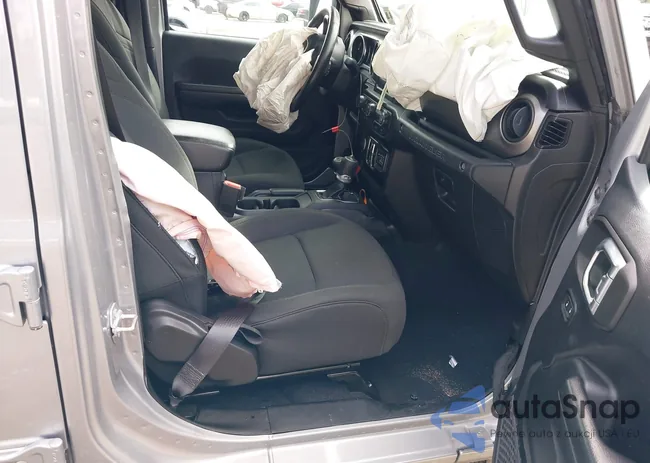 1C4HJXDG6MW743538: 43385635