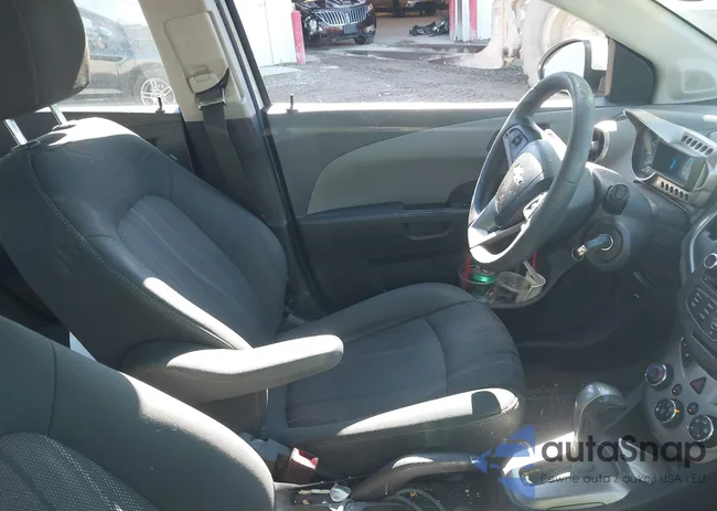 1G1JC6SH1C4120056: 43386751