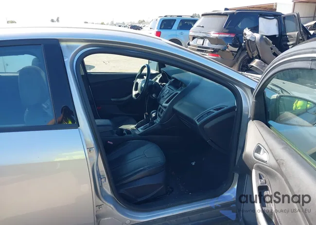 1FADP3F20DL233765: 43386791