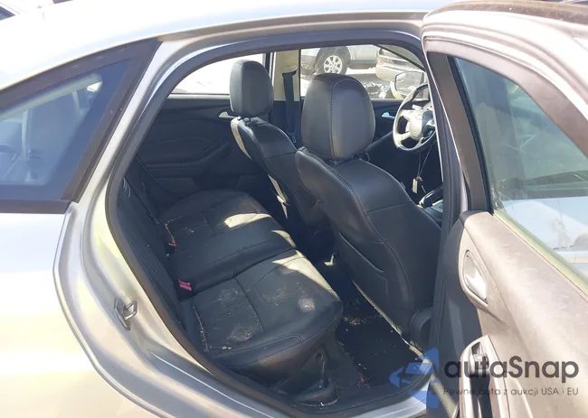 1FADP3F20DL233765: 43386791