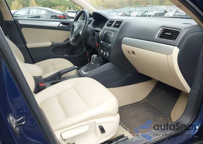 3VWD17AJ7EM376419: 43386857