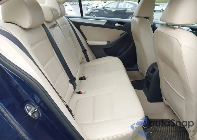 3VWD17AJ7EM376419: 43386857