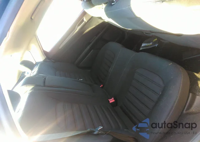 3FA6P0LU0HR381693: 43386438