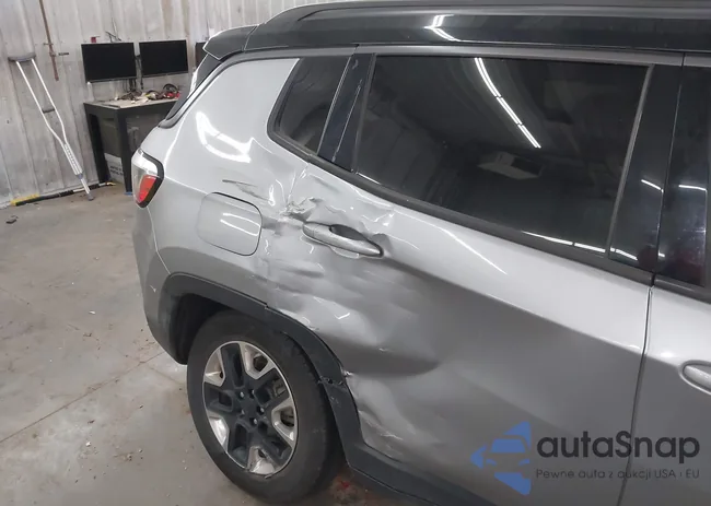 3C4NJDDBXJT451415: 43386605