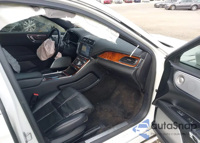 1LN6L9NP8L5603325: 43387791