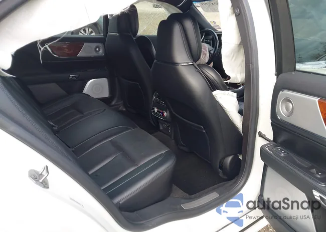 1LN6L9NP8L5603325: 43387791