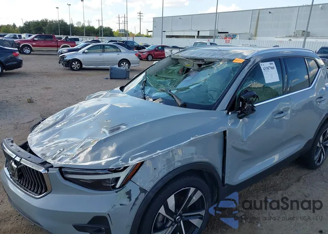 YV4L12UE9R2226001: 43387960