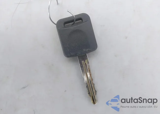 JN1BZ34E28M751131: 43388053