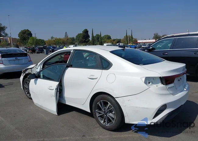 3KPF24AD5RE766856: 43387401