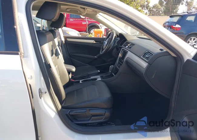 1VWLA7A33KC009141: 43388768