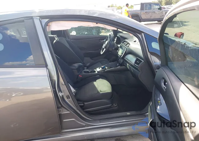 1N4AZ1CP5JC308022: 43388602