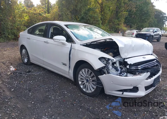 3FA6P0SU9ER145704: 43389655