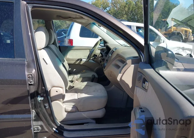 KNDJE723787540261: 43389706