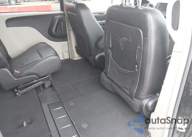 2C4RC1AG5FR676264: 43389839