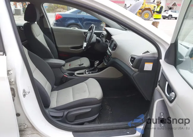 KMHC75LC2HU021900: 43390174