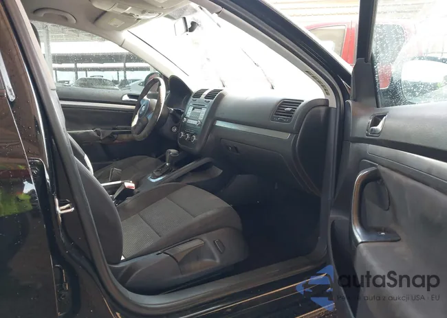 3VWJZ7AJ2AM088796: 43389300