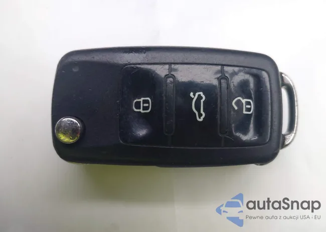 3VW267AJ2GM368143: 43389546