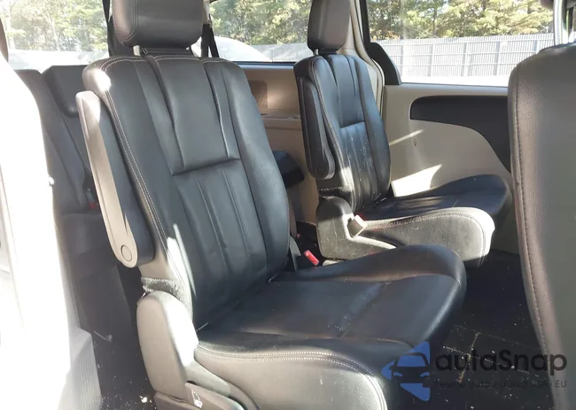 2C4RC1BGXER247084: 43390747