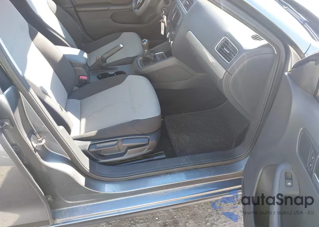 3VW167AJ9HM337744: 43391232