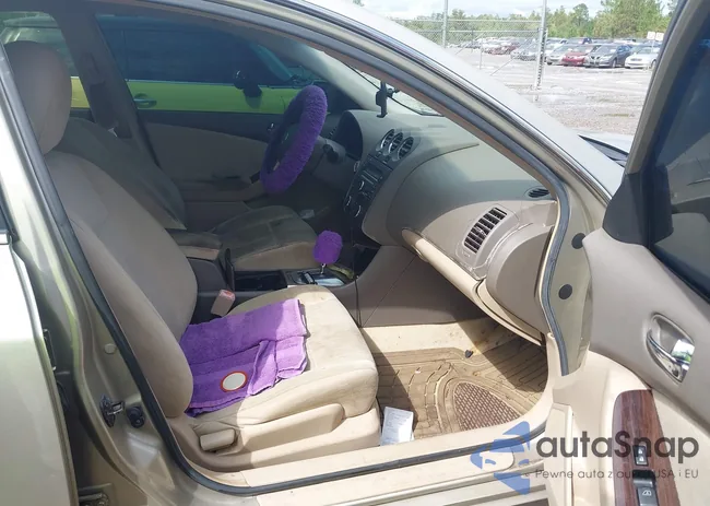 1N4AL2AP3AN440307: 43390409