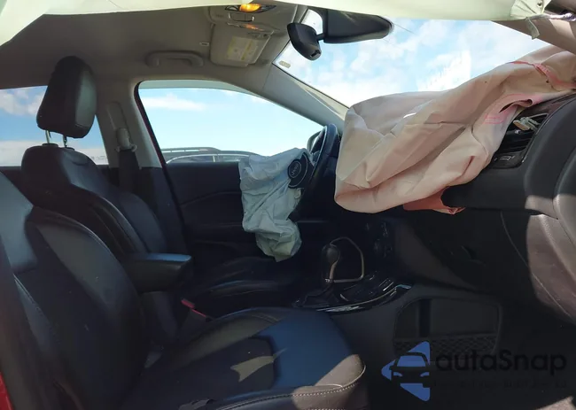 3C4NJDBB5KT682629: 43390573