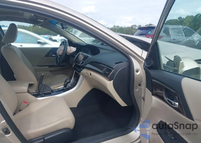 1HGCR2F72HA294396: 43391877