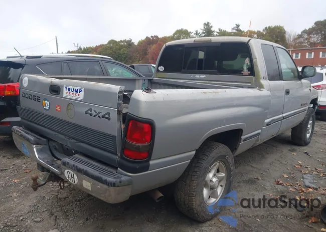 1B7HF13Y6XJ584918: 43391240