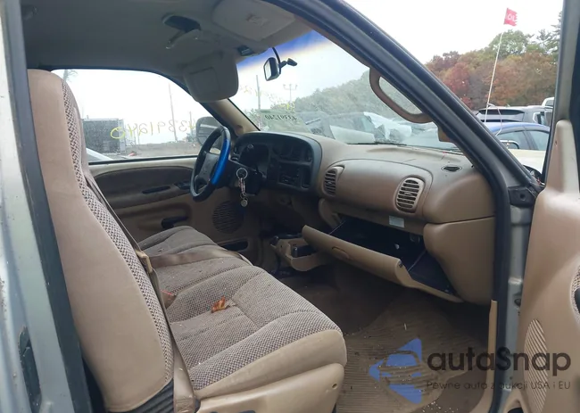 1B7HF13Y6XJ584918: 43391240