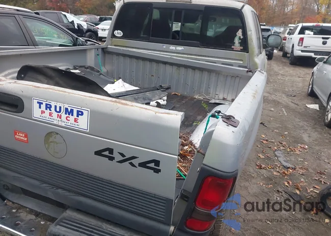 1B7HF13Y6XJ584918: 43391240