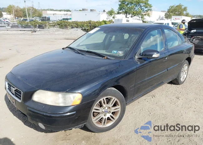 YV1RH592372603101: 43392715