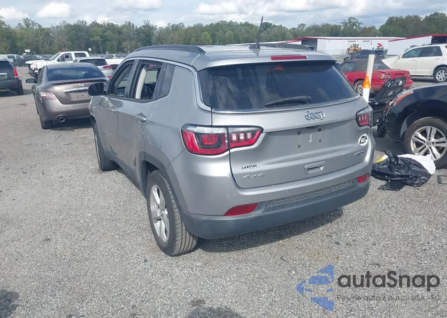 3C4NJDBB2JT114224: 43392805