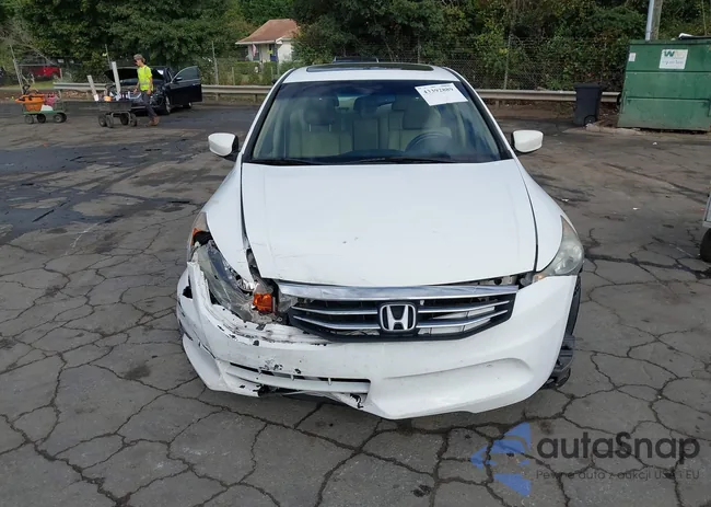 1HGCP2F86CA111069: 43392889