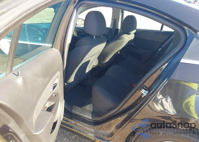 1G1PE5SB3G7165823: 43393094