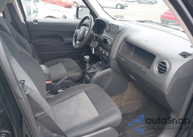 1C4NJRBB8GD500948: 43392511