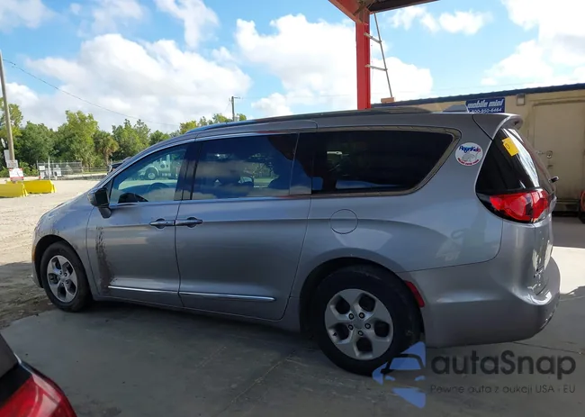 2C4RC1EGXHR650563: 43393644