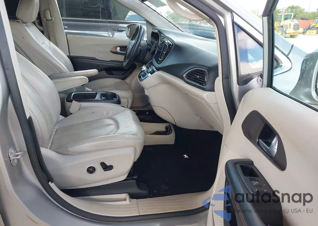 2C4RC1EGXHR650563: 43393644