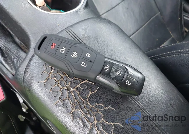 1FATP8UH5F5382986: 43393237