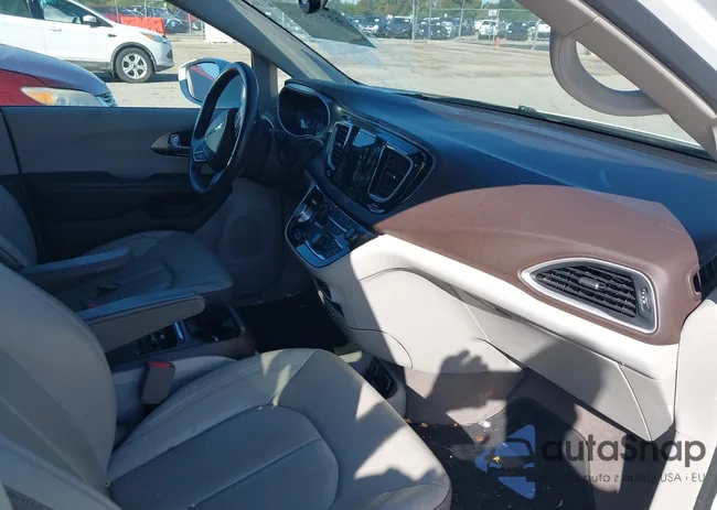 2C4RC1BG1JR290822: 43395639