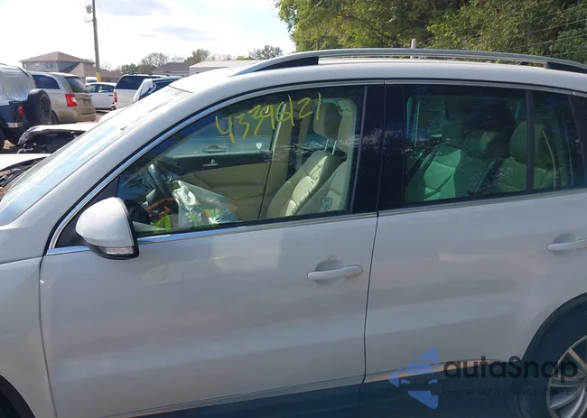 WVGAV7AX8FW567004: 43396121