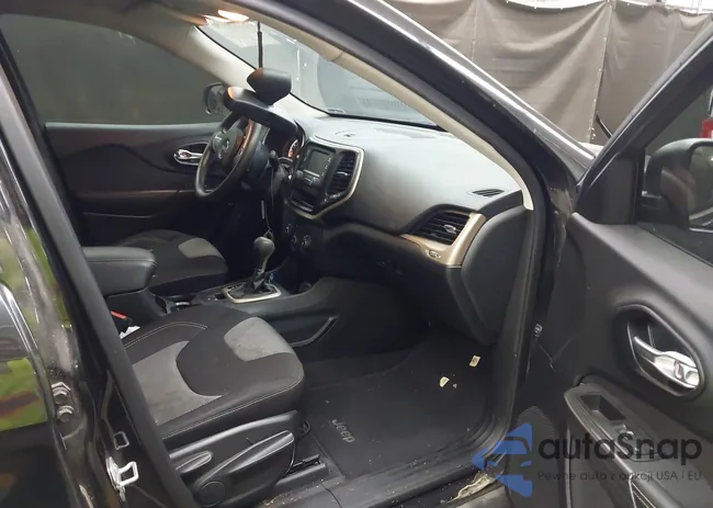 1C4PJLAB7FW684287: 43396196