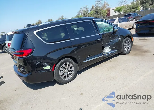 2C4RC1N76NR124541: 43395461