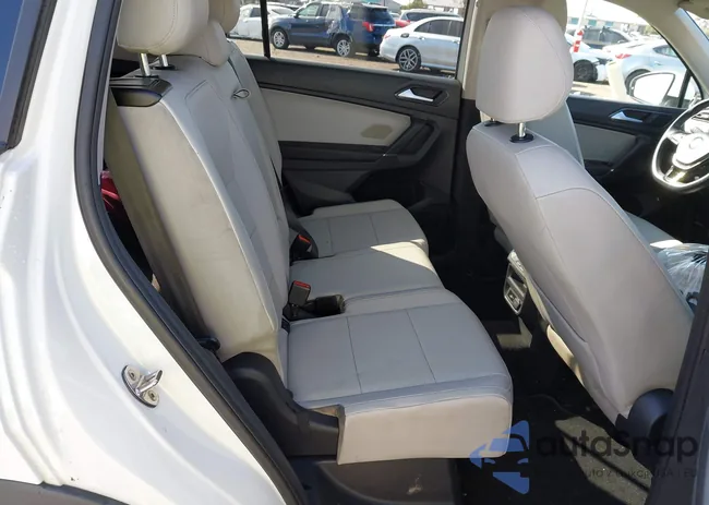 3VV3B7AX4JM057698: 43395546